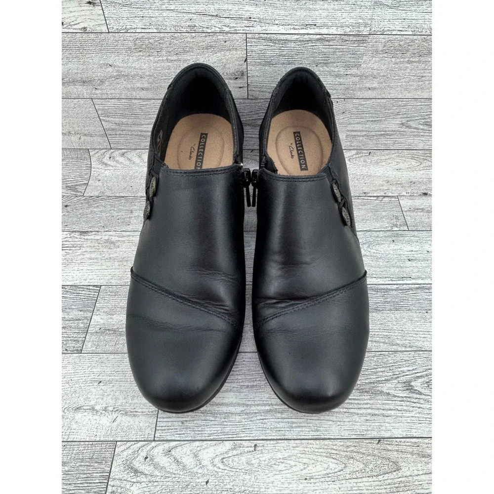 Clarks Collection Black Leather Zip Shooties Block Heel Buttons Women Sz 7.5M